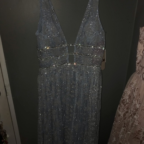 Prom dress - Picture 3 of 6